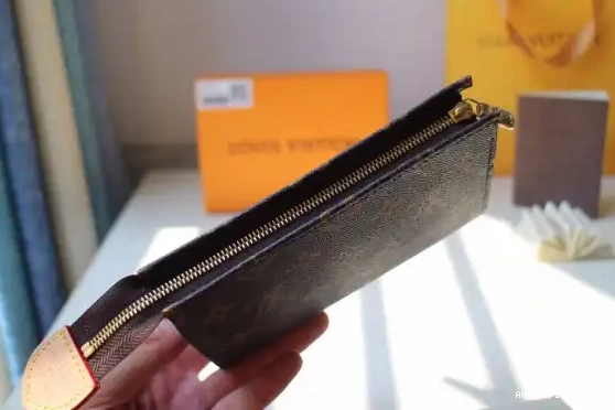 Aaa replica ru 15 VUITTON POUCH LOUIS TOILETRY 0525